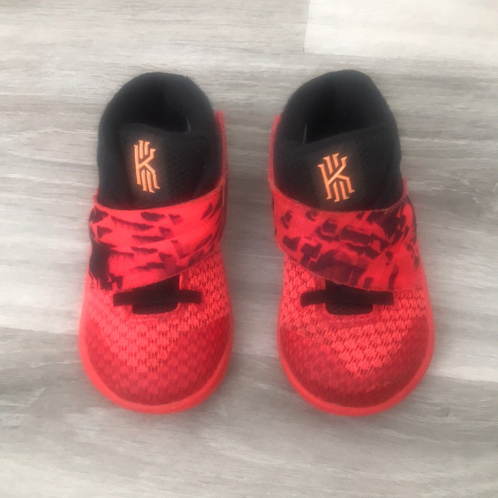 Nike Kyrie 2 Inferno Size 6C